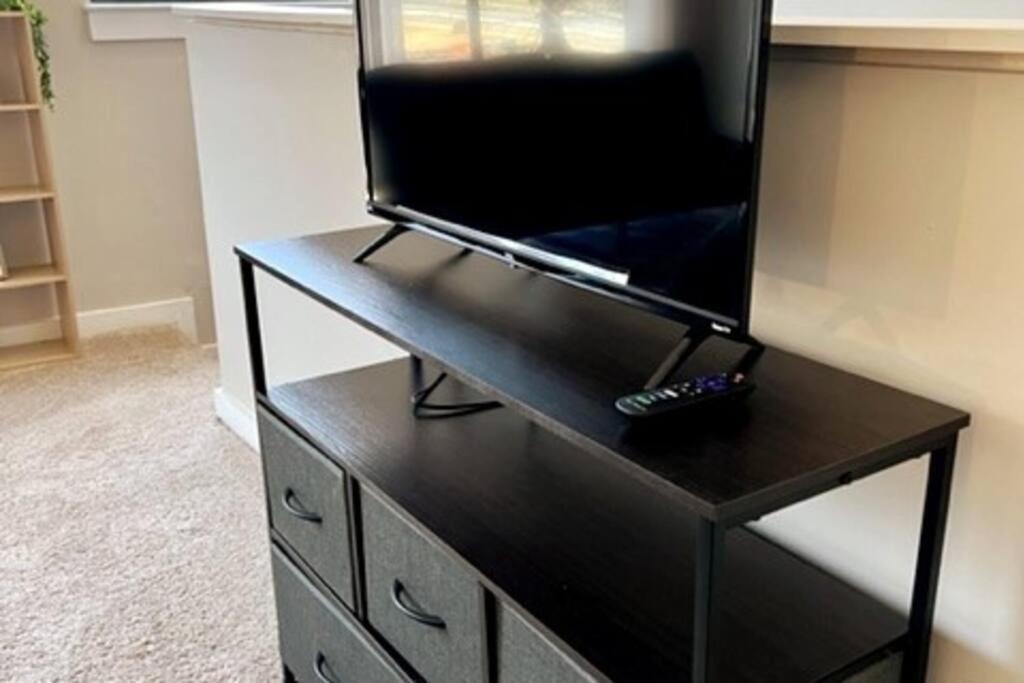 シャーロットTownhouse In Uptown King Bed-Wi-Fi-Free Parking-Poolアパートメント エクステリア 写真