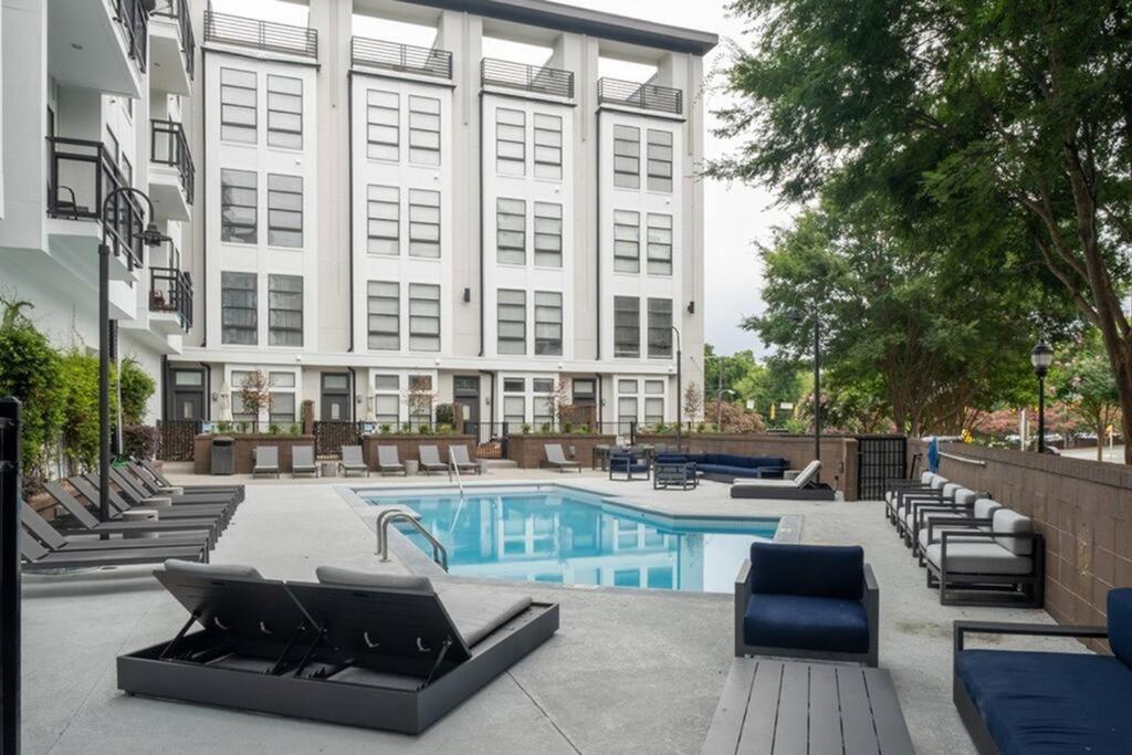 シャーロットTownhouse In Uptown King Bed-Wi-Fi-Free Parking-Poolアパートメント エクステリア 写真